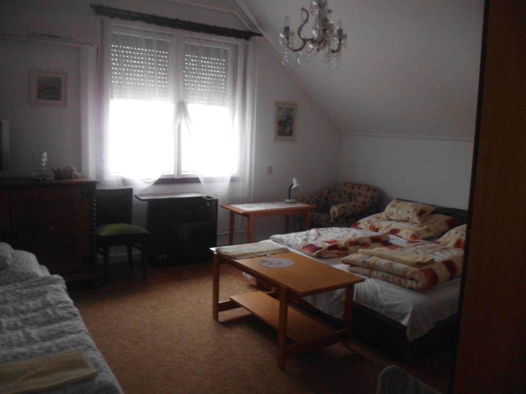 Sarkadi Apartman Гайдусобосло Екстер'єр фото