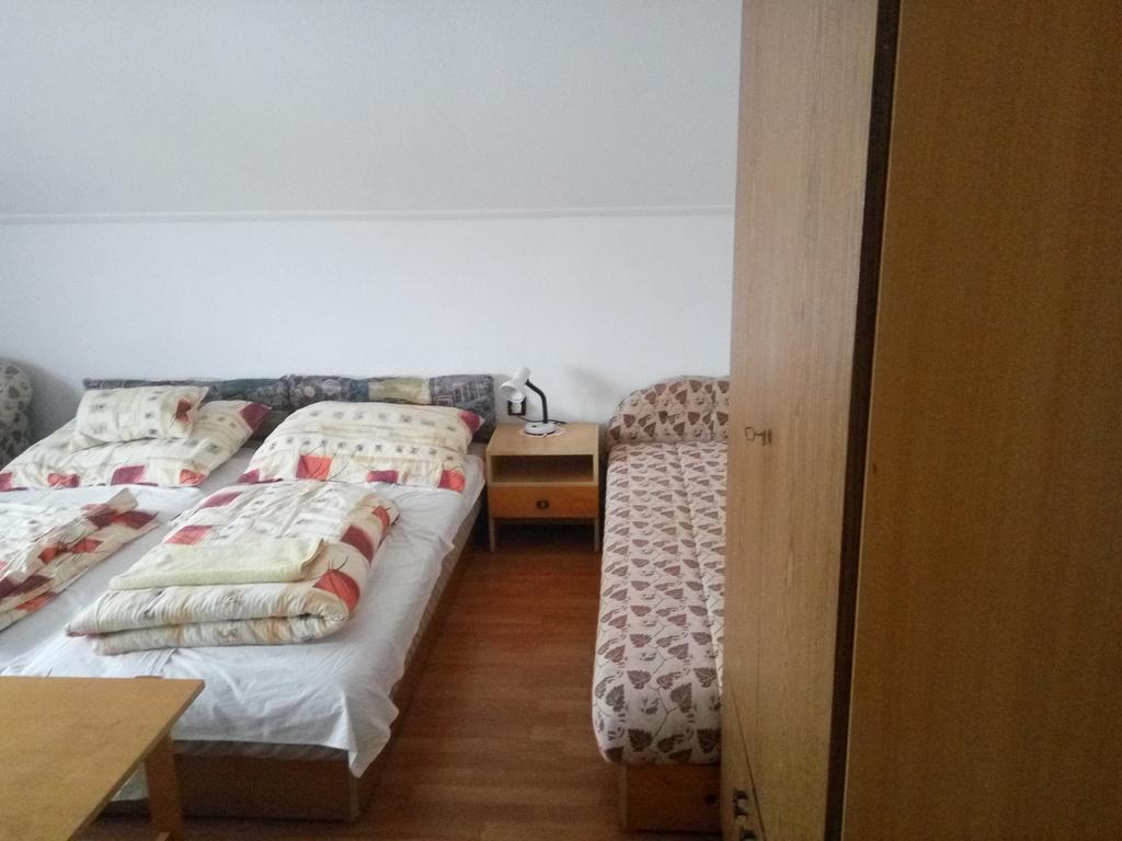 Sarkadi Apartman Гайдусобосло Екстер'єр фото