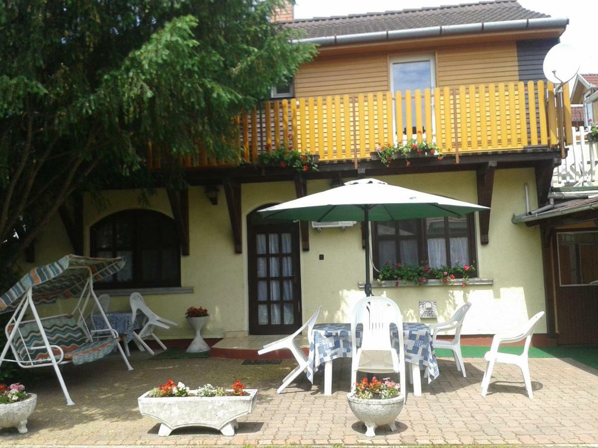 Sarkadi Apartman Гайдусобосло Екстер'єр фото